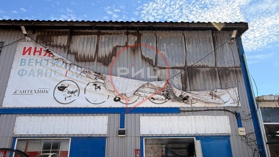 ▪ Строительный рынок в Боровске загорелся из-за короткого замыкания ▪ Строительный рынок в Боровске загорелся из-за короткого замыкания
