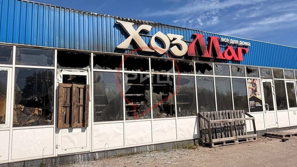 ▪ Строительный рынок в Боровске загорелся из-за короткого замыкания ▪ Строительный рынок в Боровске загорелся из-за короткого замыкания