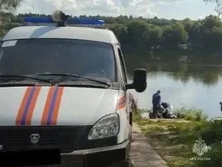 В Калуге у причала из Оки подняли тело утопленника В Калуге у причала из Оки подняли тело утопленника
