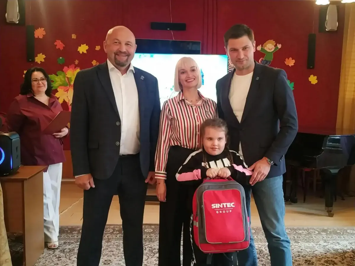 Первоклассникам из семей участников СВО в Обнинске вручили школьные подарки