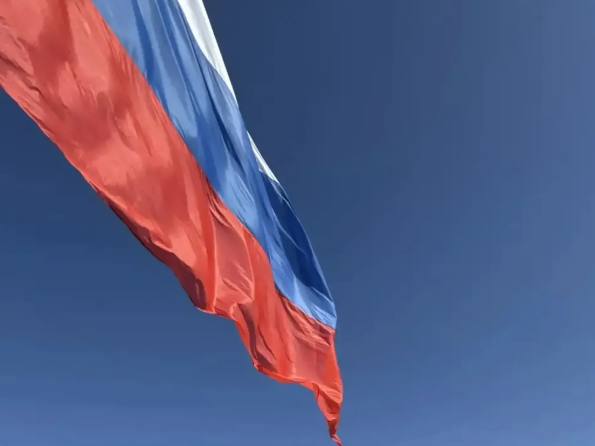 На обнинскую метеовышку подняли государственный флаг России