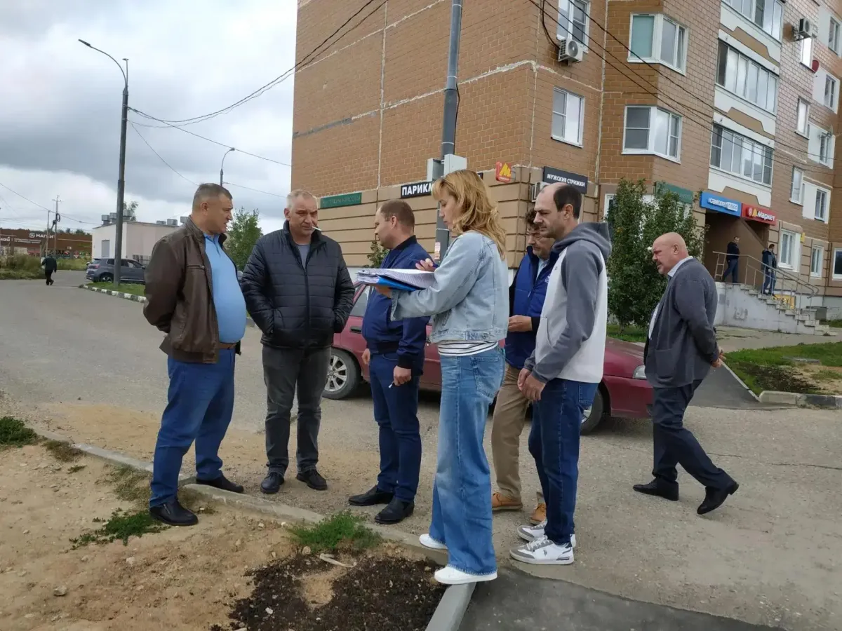 В Заовражье заасфальтировали народные тропы
